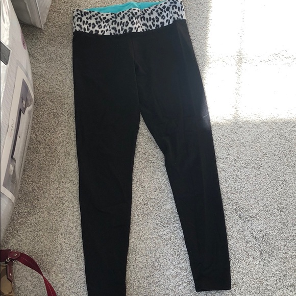 Victoria Secret PINK leggings w/leopard waist band - Picture 3 of 5